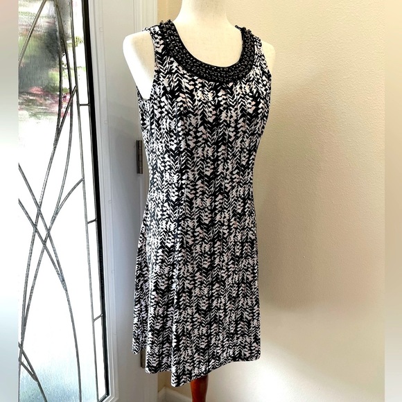 NY Collections Embellished Neckline Dress - Picture 6 of 10